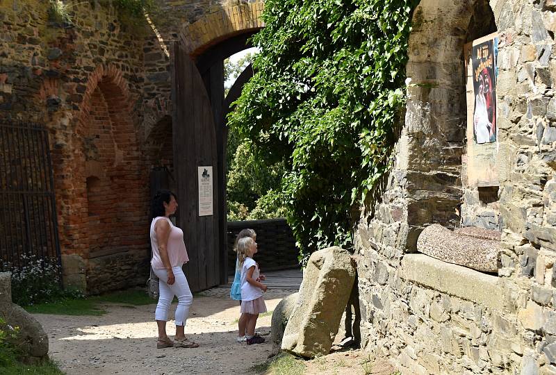 Hrad Krakovec je v létě v obležení turistů. Návštěvnost je srovnatelná s tou loňskou, kdy byla rekordní.