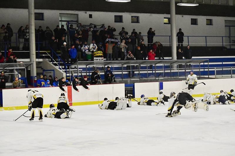 Hokejisté HC Rakovník rozstříleli Černošice 9:3.