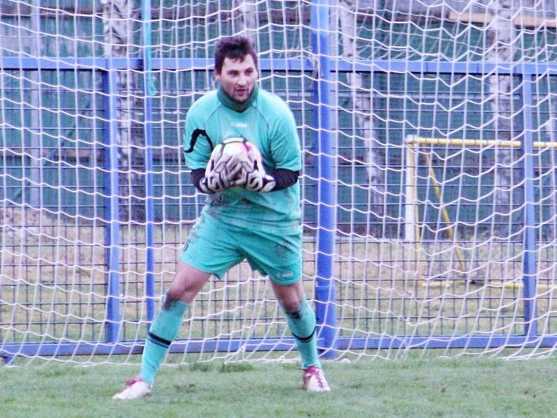 Fotbalisté Nového Strašecí v závěrečném podzimním kole prohráli s Příbramí 0:6.