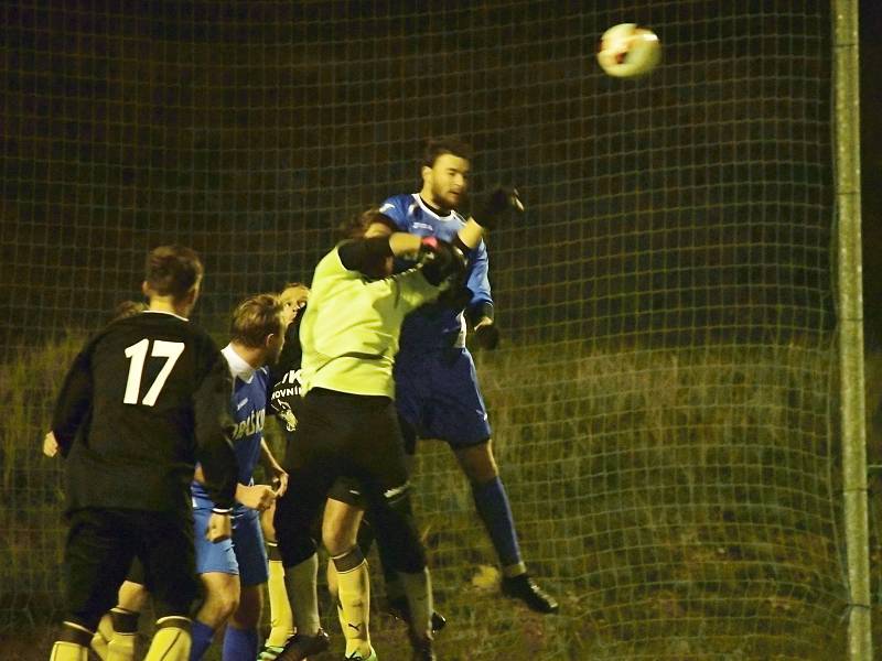 Fotbalisté rezervy rakovnického SK porazili Braškov 2:0.