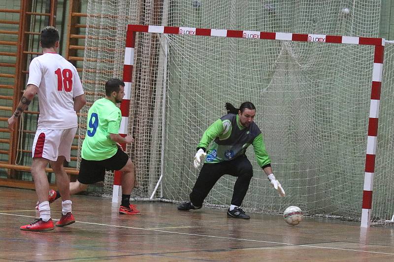 Dvaadvacátý ročník Viola Cupu ovládl Redoby team. O jeho vítězství rozhodly až penalty.