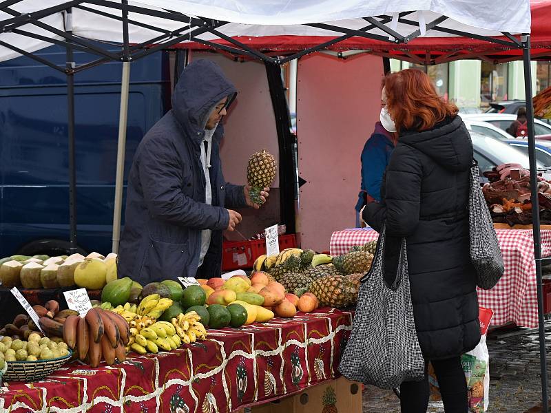 Africké trhy na rakovnickém náměstí.