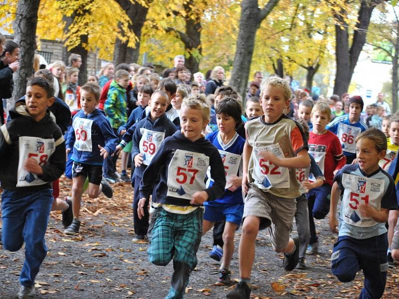 Rakovnický vytrvalec se běžel v podzimním parku