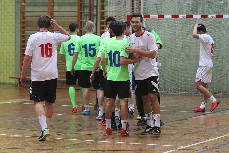 Dvaadvacátý ročník Viola Cupu ovládl Redoby team. O jeho vítězství rozhodly až penalty.