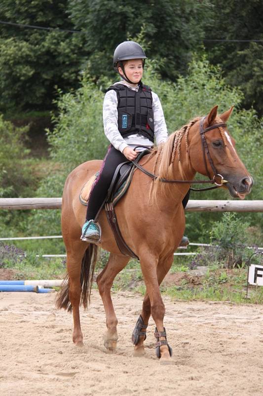 Srpnový jezdecký tábor hředelského JK Spongilit si užilo dvacet dětí.