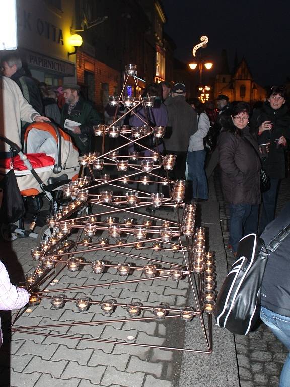 První Adventní svícení na Husově náměstí v Rakovníku