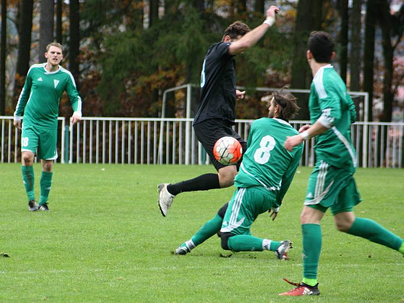 Fotbalisté Tatranu prohráli ve 12. kole divize s Chomutovem po penaltovém rozstřelu, když v normální hrací době skončil duel 2:2.