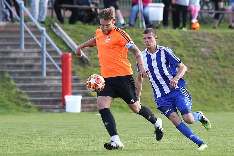 Z fotbalového utkání krajské I.B třídy Zavidov - Slaný B (3:0)