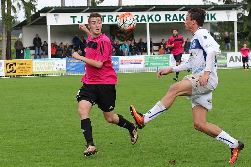 Tatran Rakovník (v růžovém) - SK Kladno 0:1