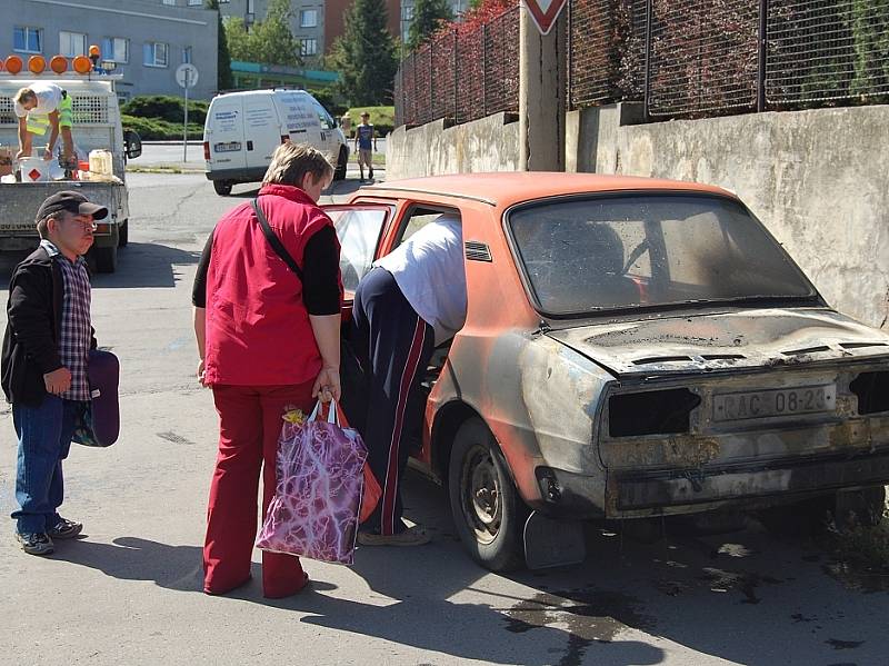 Ohořelé auto