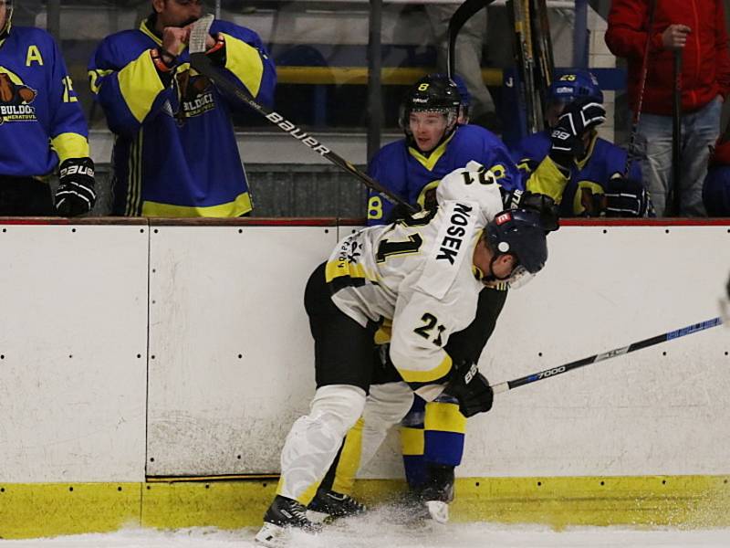 Hokejisté HC Rakovník si v 8. kole krajské ligy poradili s Neratovicemi, které zdolali 4:1.