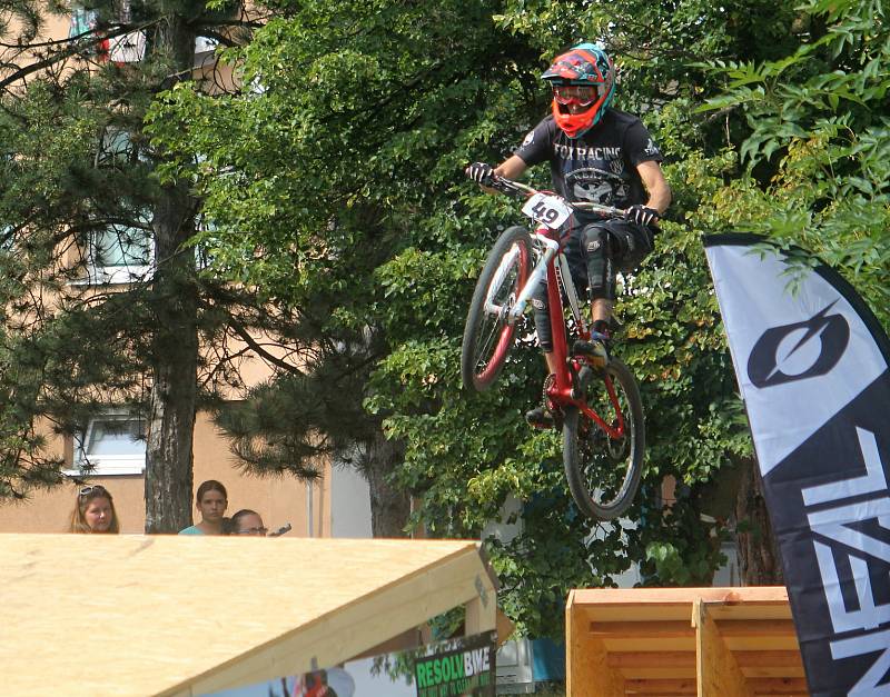 Druhé kolo závodu Downtown v rámci Rakovnického cyklování.