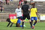 SK Rakovník (ve žlutém) - Jiskra Domažlice 0:3.