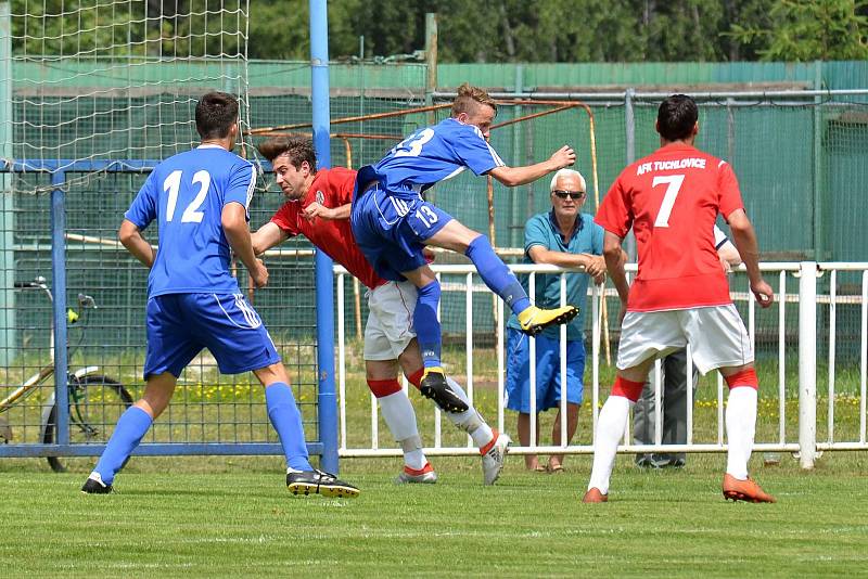 Novostrašečtí fotbalisté zdolali v regionálním derby Tuchlovice 6:3.