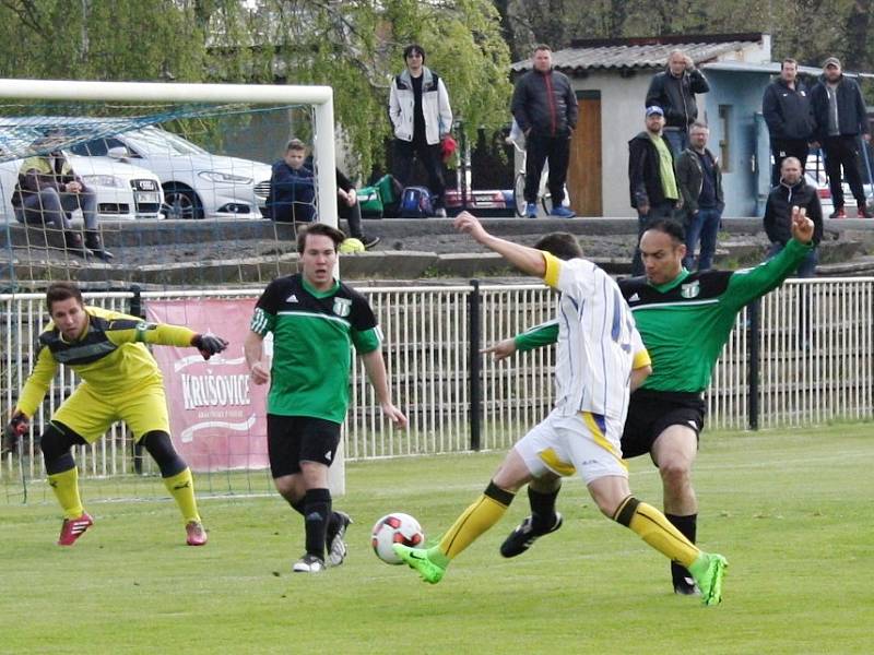 SK Rakovník B  v okresním derby v nejnižší krajské soutěži přejel Hředle 5:0.