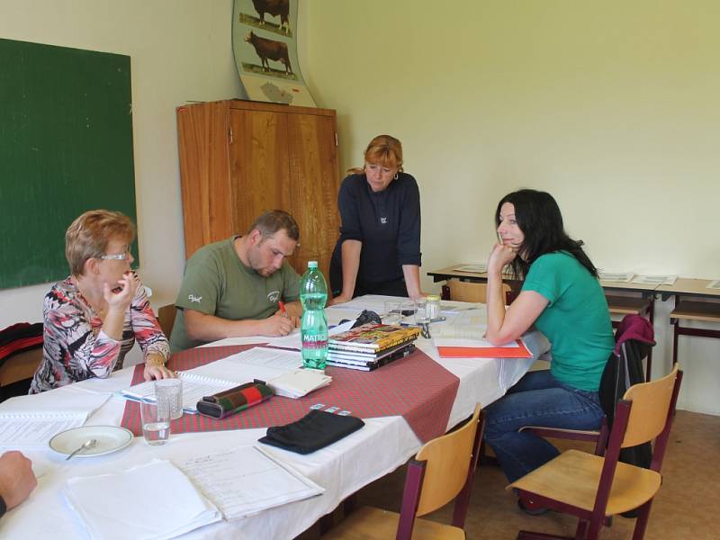 Studenti SZeŠ Rakovník oboru chovatelství maturují z praxe