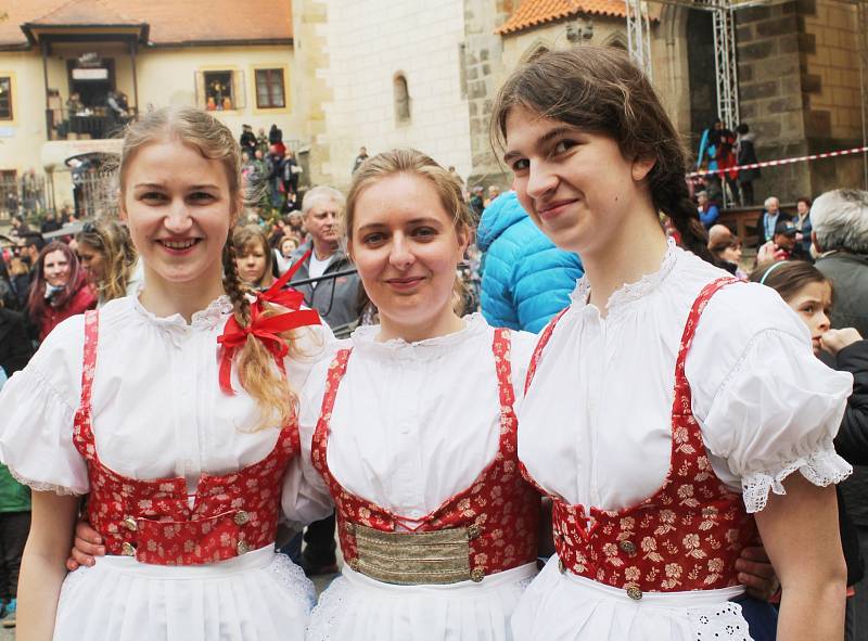 Více než sedm tisíc návštěvníků prošlo během pátku a soboty branou hradu Křivoklát.