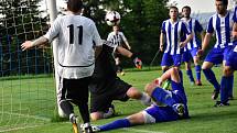 Fotbalisté Zavidova zdolali Černolice 2:1 a udrželi šanci na záchranu I. A třídy.