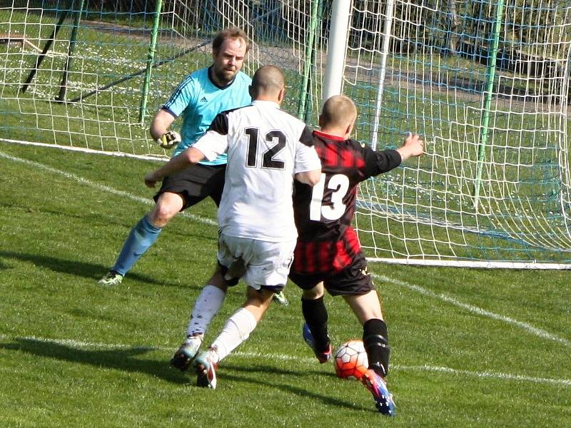 Zavidov B nestačil na Lužnou, Městečko padlo s Jesenicí, Olympie rozstřílela Kolešovice.