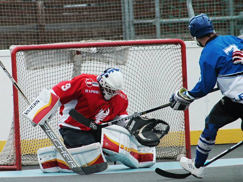 Hokejbalisté HBC Rakovník prohráli s Letohradem až po penaltách, když v základní hrací době skončil duel nerozhodně 2:2.