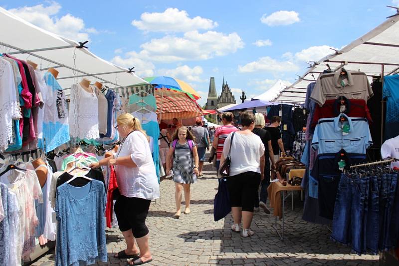 Čtvrteční trhy opět oživily centrum Rakovníka.