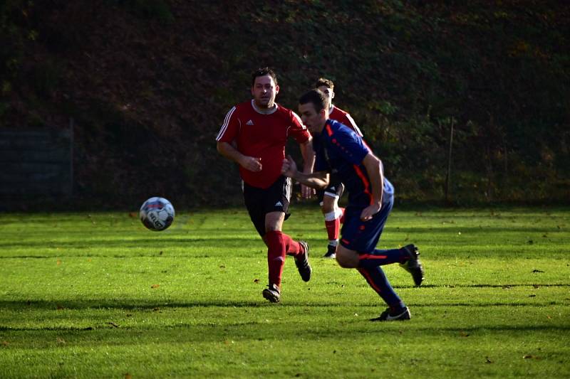 Okresní přebor: Městečko (v modrém) trochu překvapivě doma padlo s Jesenicí 2:4.