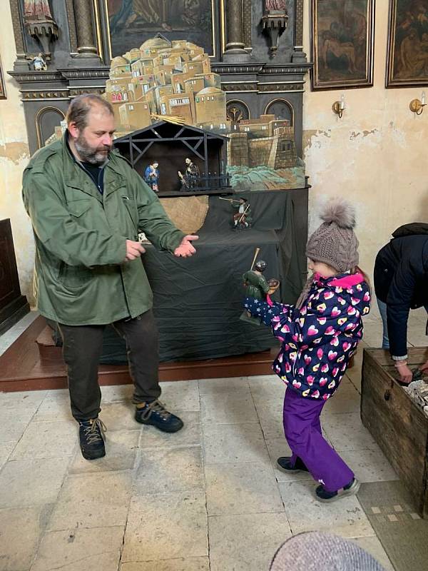 Děti z mateřské školy a prvního stupně čistecké základní školy navštívily kostel sv. Václava v Čisté.