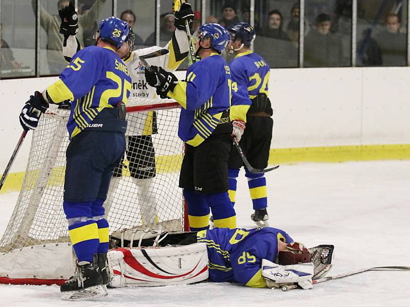 Hokejisté HC Rakovník si v 8. kole krajské ligy poradili s Neratovicemi, které zdolali 4:1.