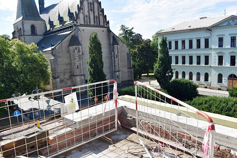 Stavba Víceúčelového studijního a společenského centra spěje do poslední fáze.