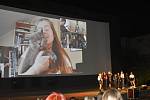 Kapela The Smallpeople vystoupila v rakovnickém letním kině při promítání klipů, které děti vytvořily v době lockdownu.