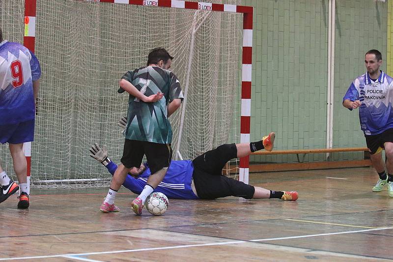 Dvaadvacátý ročník Viola Cupu ovládl Redoby team. O jeho vítězství rozhodly až penalty.