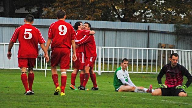 Nové Strašecí porazilo Jíloviště vysoko 5:2 (3:1), KP 2016 - podzim