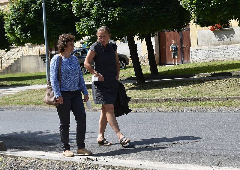 Znovuuložení ostatků strážmistra četnictva Františka Ometáka na mutějovickém hřbitově.