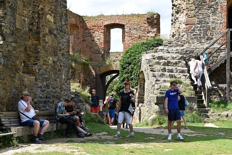 Hrad Krakovec je v létě v obležení turistů. Návštěvnost je srovnatelná s tou loňskou, kdy byla rekordní.