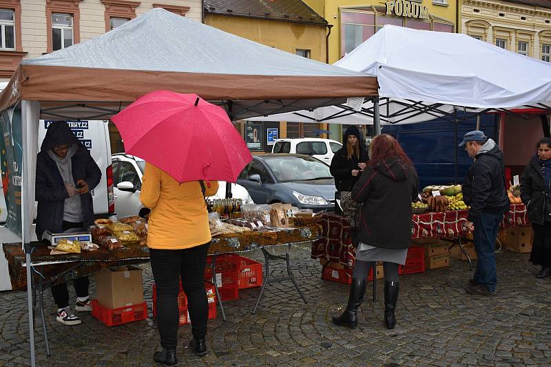 Africké trhy na rakovnickém náměstí.