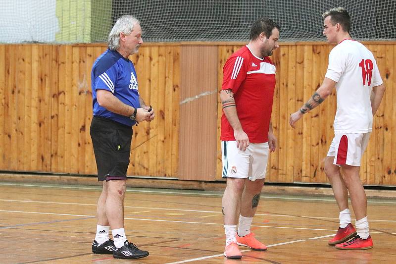 Dvaadvacátý ročník Viola Cupu ovládl Redoby team. O jeho vítězství rozhodly až penalty.