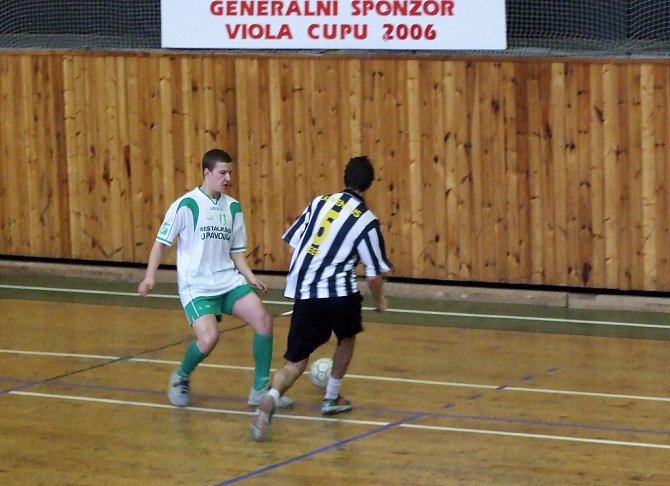 O úvodní zápas Viola Cup se postaral tým Juventusu Beer a Tryskáčů z Hořesedel