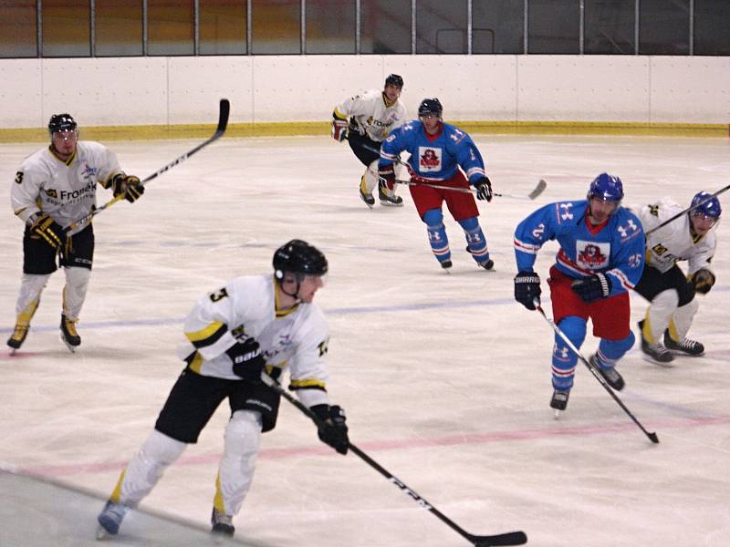 Hokejisté HC Rakovník zdolali v 6. kole krajské ligy Slaný 5:4.