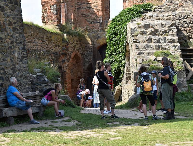 Návštěvníci hradu Krakovec si v pátek 13. srpna mohli vyzkoušet animovanou dílnu a zhlédnout výstavu.