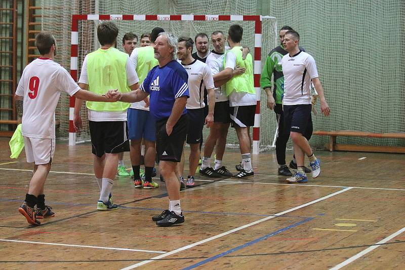 Dvaadvacátý ročník Viola Cupu ovládl Redoby team. O jeho vítězství rozhodly až penalty.