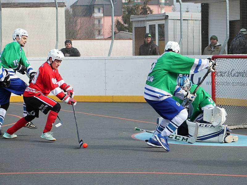 Hokejbalisté HBC Rakovník v prvním jarním kole extraligy nestačili na Plzeň, které podlehli 1:2.