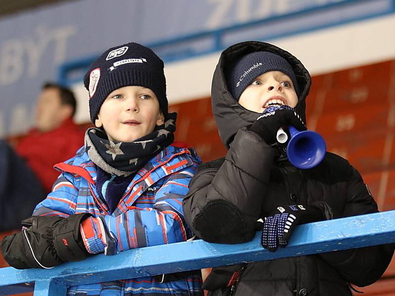 Hokejisté HC Rakovník zvítězili ve Slaném 3:1.