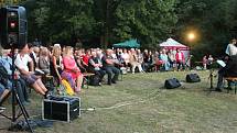 Husovy slavnosti na Krakovci zahájil hudební a básnický recitál Josefa Fouska.