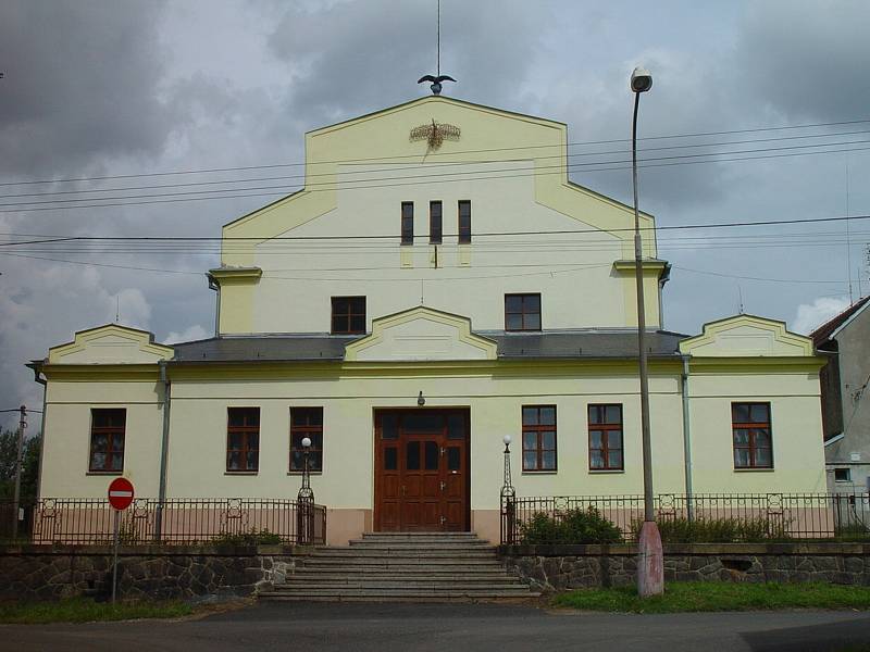 Sokolovna v Kněževsi.