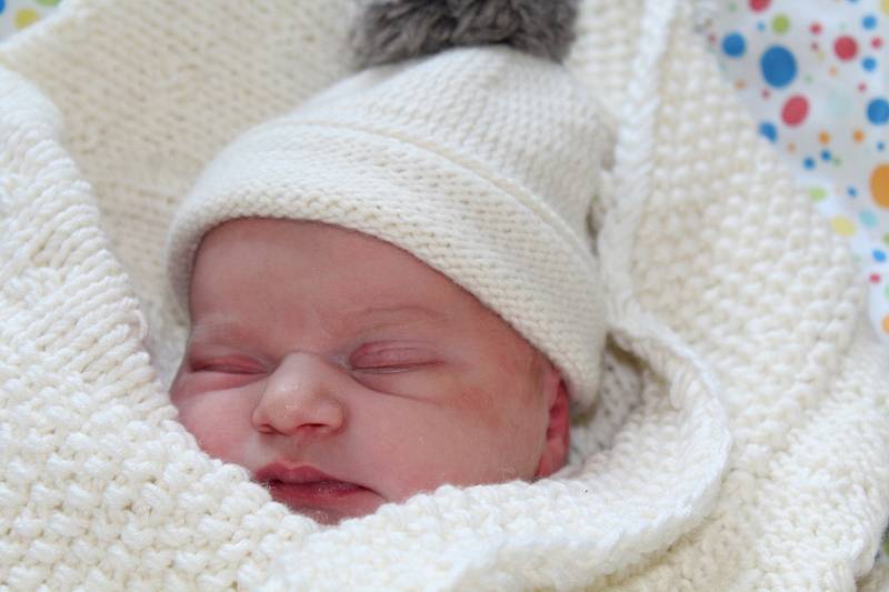 ANTONIE VÍTKOVÁ, PRAHA Narodila se 18. prosince 2017. Po porodu vážila 3,90 kg a měřila 50 cm. Rodiče jsou Anežka a Jan.
