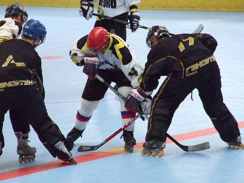 Finále I. ligy inline hokeje. Mistrem se stal Rakovník, zlatý gól vstřelil J. Pospíšil