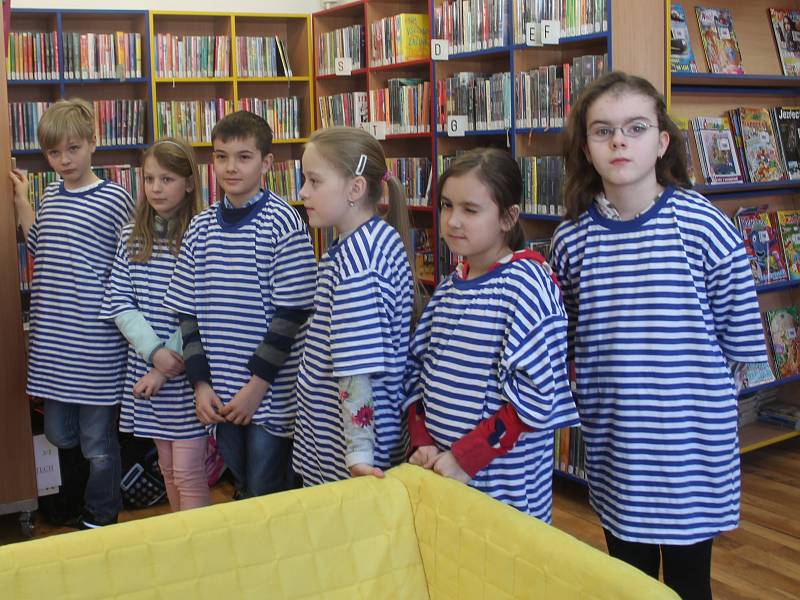 Žáci čtvrtého ročníku 3.ZŠ v Rakovníku soutěžili o Noc s Andersenem v Městské knihovně v Rakovníku.