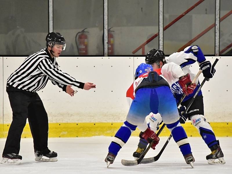 HC Rakovník B prohrál doma se Žebrákem 2:8.