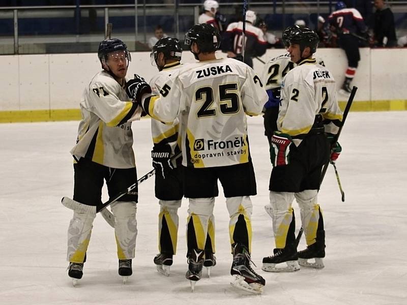 Hokejisté HC Rakovník v dalším kole krajské ligy zdolali Poděbrady 4:2.