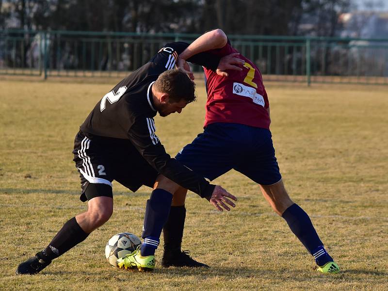 Fotbalisté Zavidova nestačili v jarní premiéře na Tochovice, kterým podlehli 1:2.